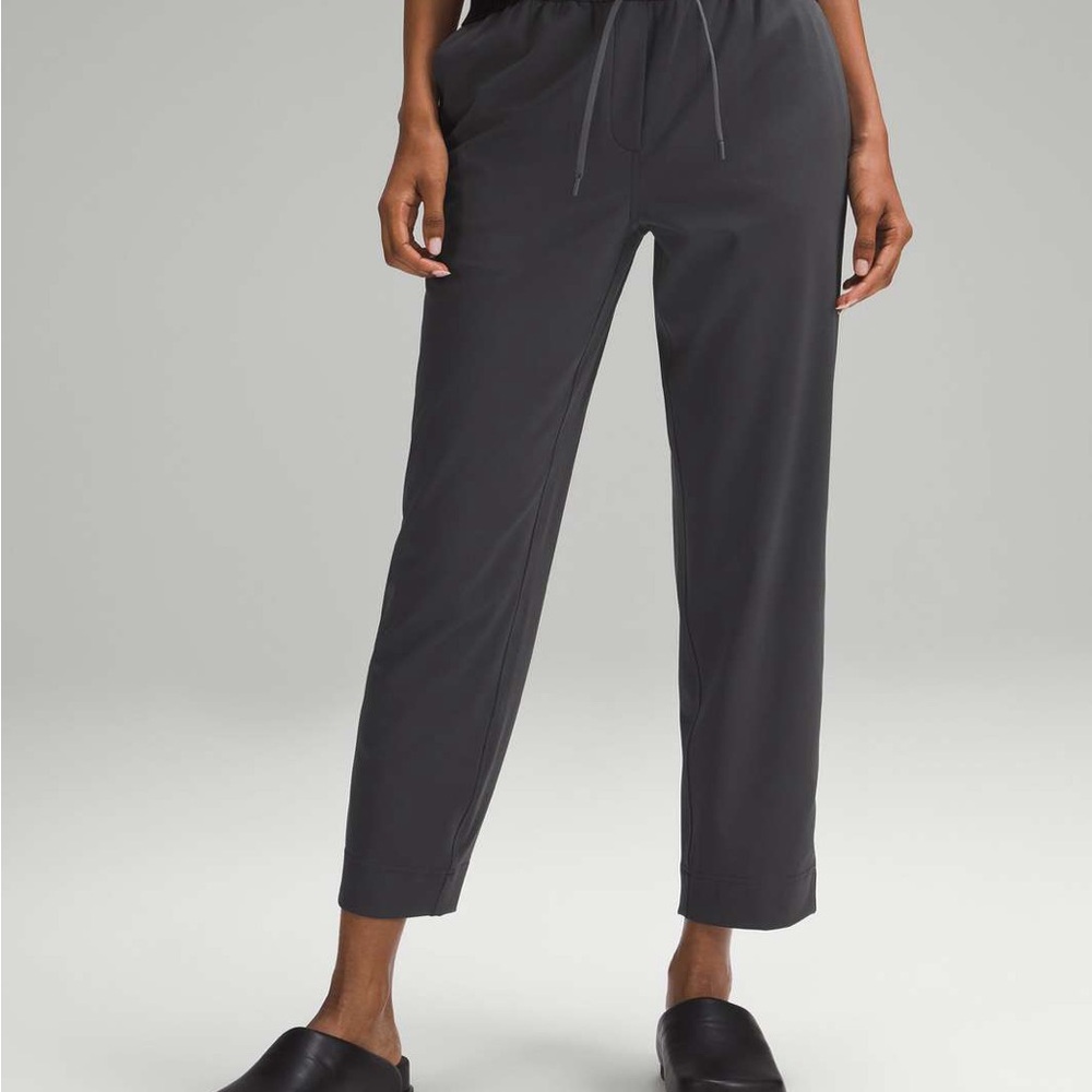Lululemon Tapered-Leg Mid-Rise Pant 7/8 Length *Luxtreme Graphite Grey #0066